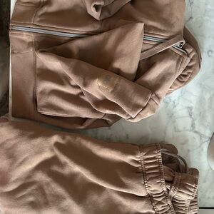 MISC Alo Accolade Set + Additional Hoodie